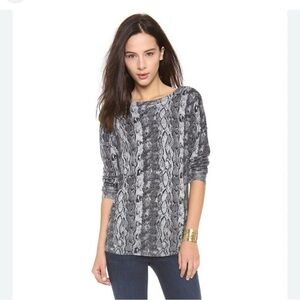 St. John Gray Black Python Animal Print Boatneck long sleeve Ladies blouse Top M